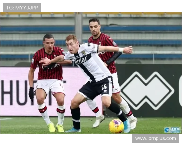 意媒:帕尔马接近以650万欧加奖金签下雷纳并签约四年 意媒:帕尔马接近以650万欧加奖金签下雷纳并签约四年