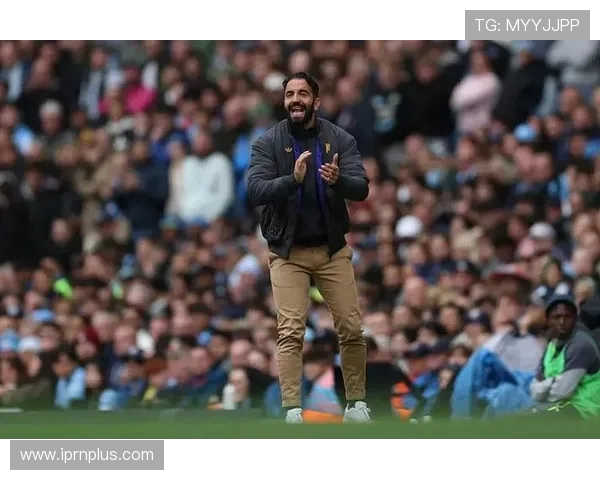 默森:阿莫林或许试图通过进球超越对手获胜,但他能否为此而改变战术值得怀疑 默森:阿莫林或许试图通过进球超越对手获胜,但他能否为此而改变战术值得怀疑