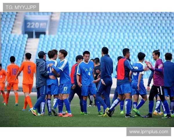 因中甲赛程冲突 扬州队门将李新宇缺席苏超收官战 因中甲赛程冲突 扬州队门将李新宇缺席苏超收官战