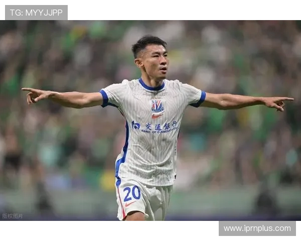 于汉超缺席申花赛前训练米内罗复出参加全队合练备战焦点之战 于汉超缺席申花赛前训练米内罗复出参加全队合练备战焦点之战